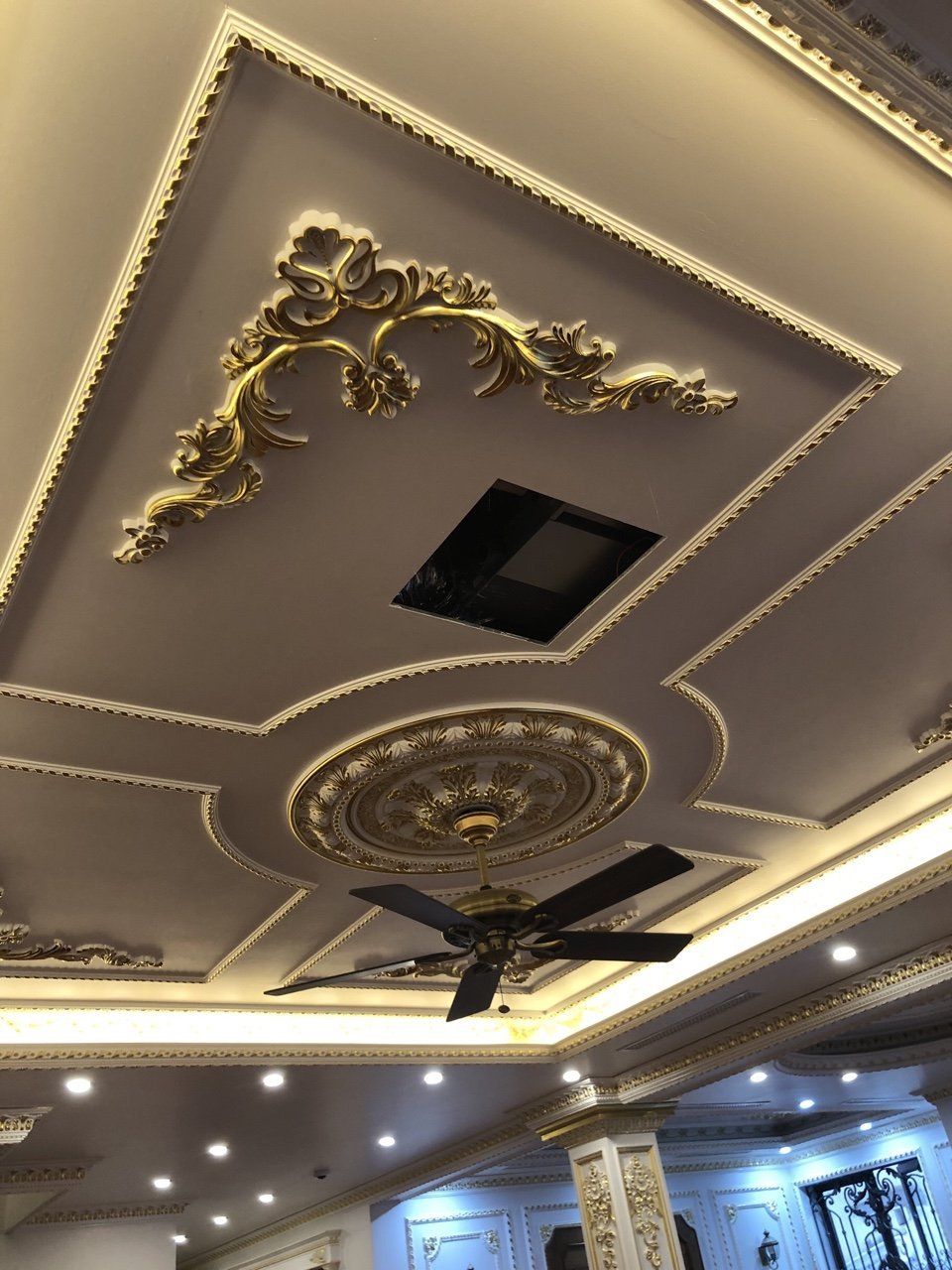 house decoration golden crown picture frame moulding rigid polyurethane moulding polyurethane cornice mouldings