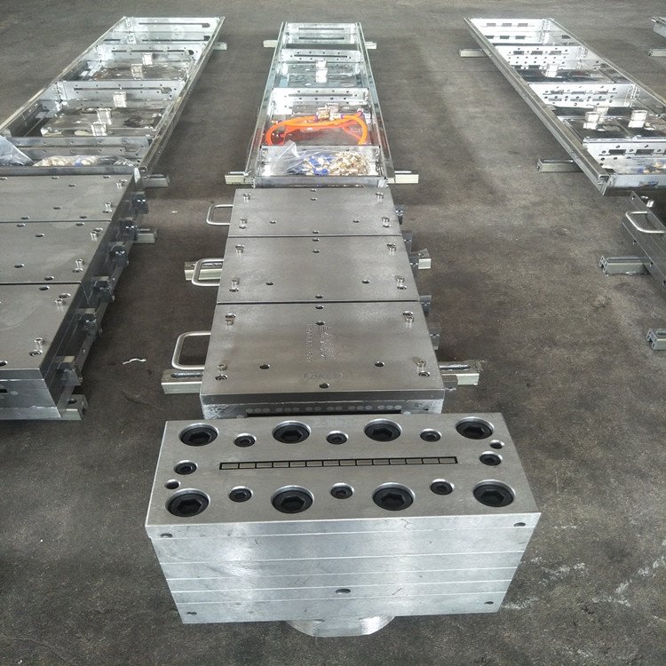 Factory price PVC roof extrusion mold with high quality
