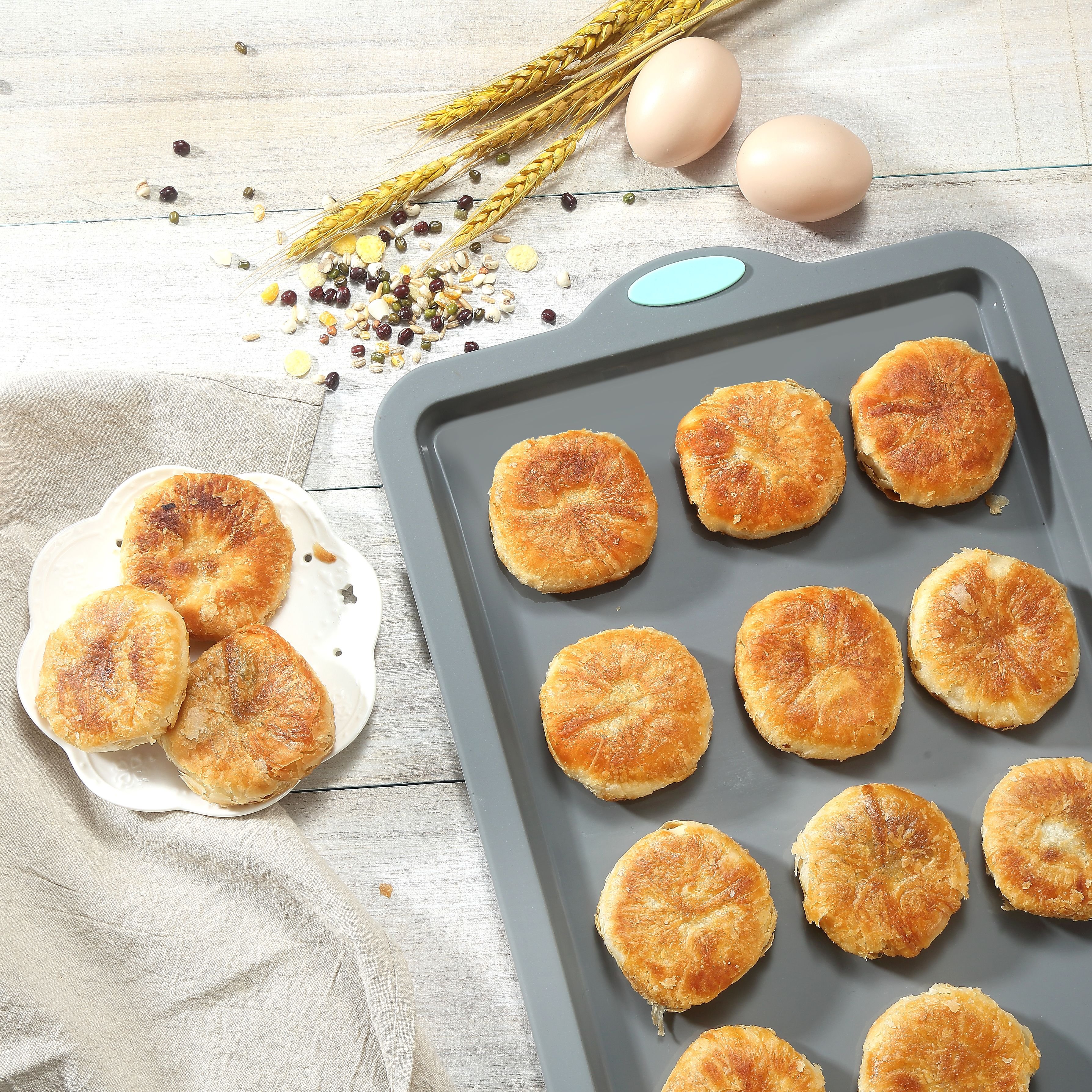 Large Bicolor Metal Frame Rectangular Silicone Baking Tray Essential Flat Bottom Cooking Tool for Baking Cake Cookie Bread