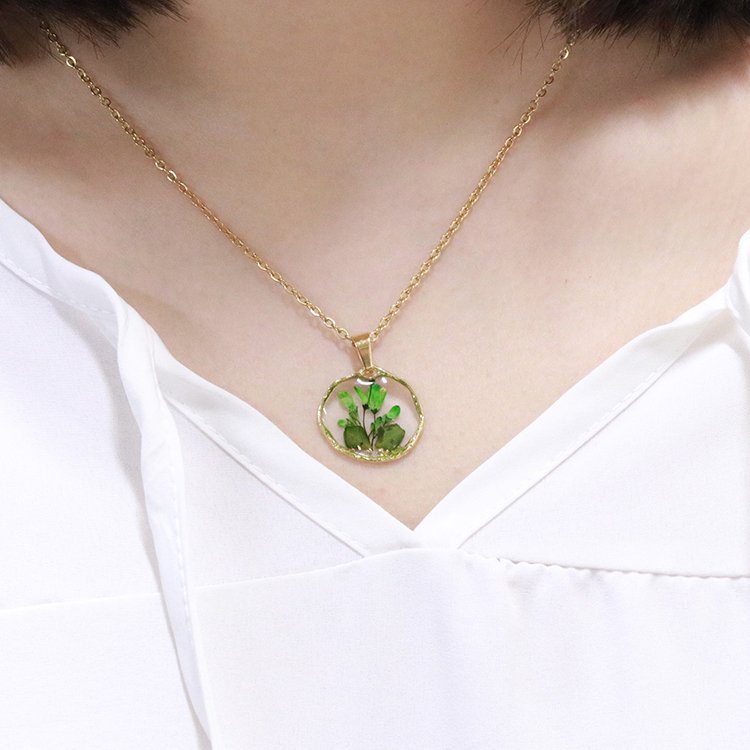 Irregular Frame Natural Dry Resin Real Flower Necklace Gold Plated Epoxy Dried Flower Acrylic Link Wedding Engagement Party