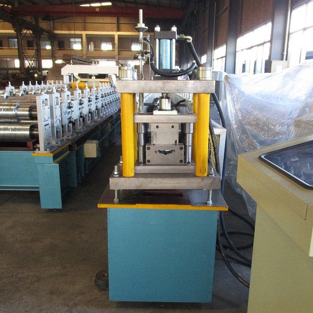 High quality roller metal frame panel shutter door roll forming machine China