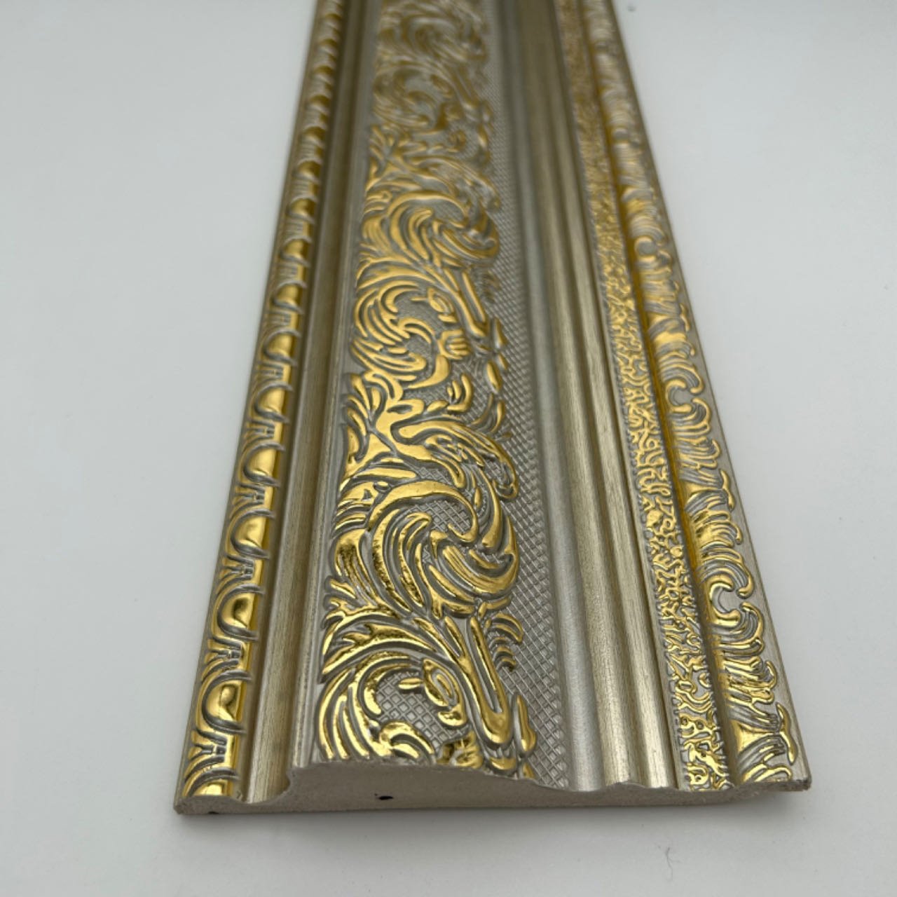 silver color frame moulding
