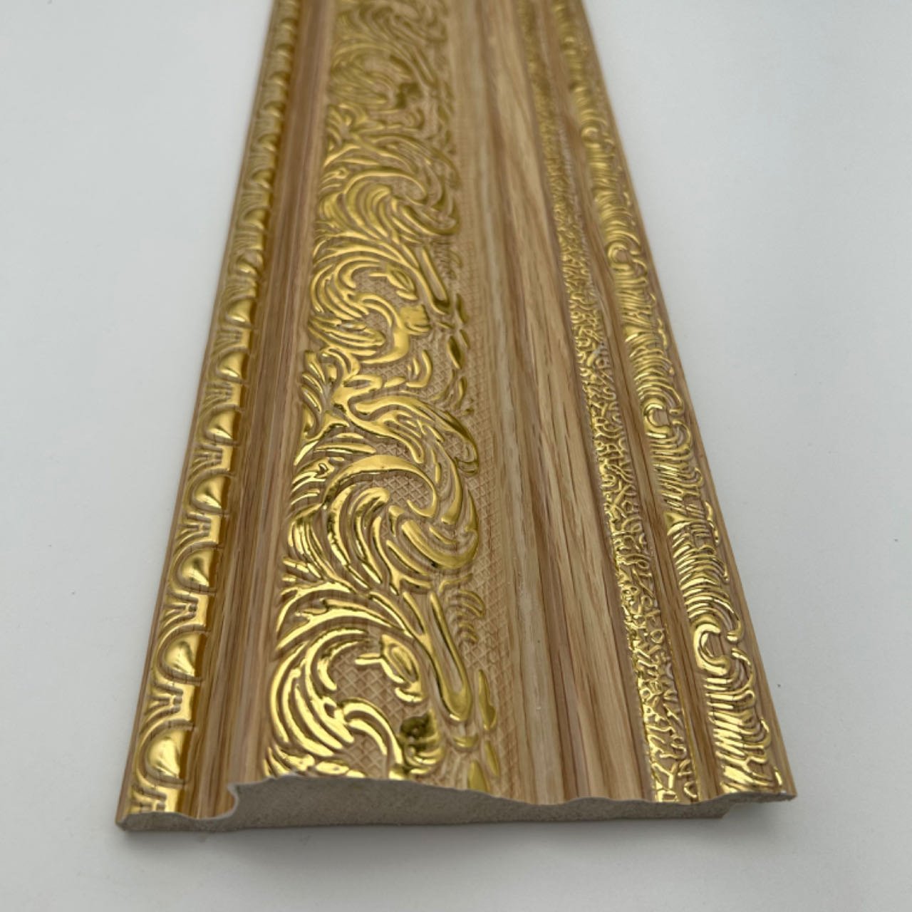 silver color frame moulding