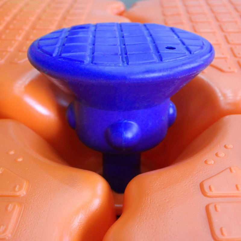 Mushroom head fittings for mounting pontoons