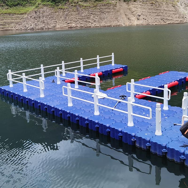 Mushroom head fittings for mounting pontoons