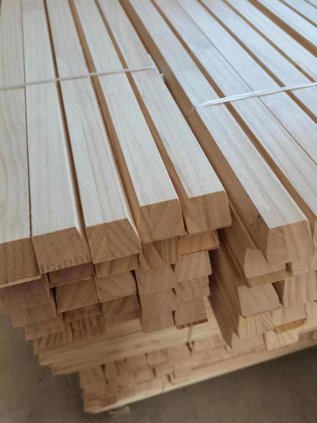 factory direct sale good sanding pine wood frames moulding
