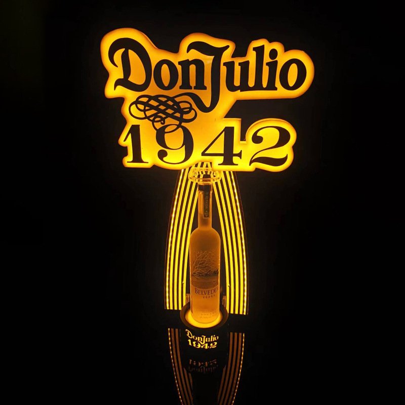Luxury golden light Frame LED Lighted Don Julio 1942 Tequila Bottle Presenter Reposado Blanco Donjulio Bottles Service Glorifier