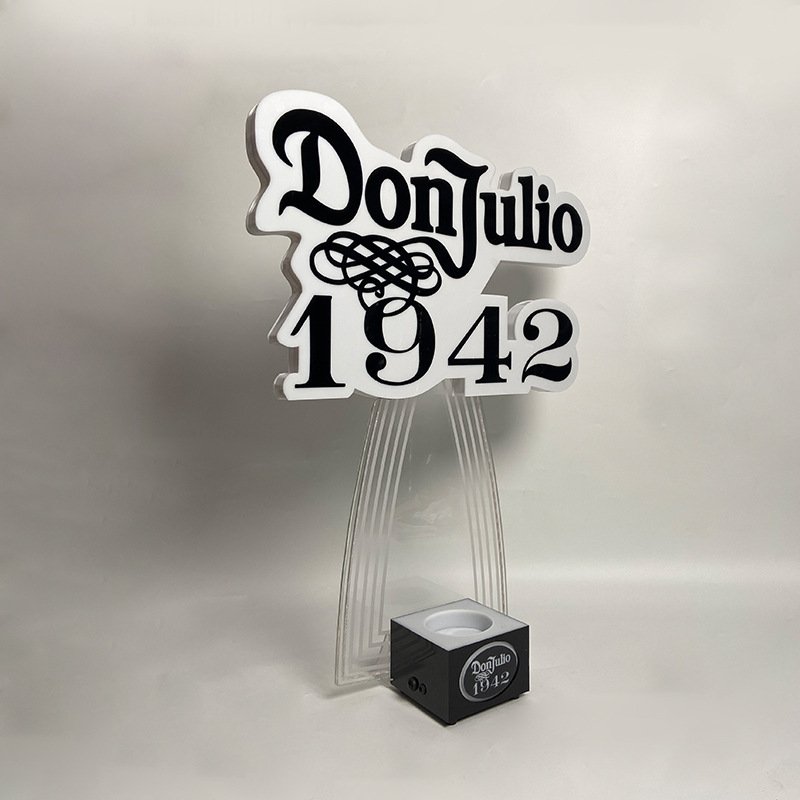 Luxury golden light Frame LED Lighted Don Julio 1942 Tequila Bottle Presenter Reposado Blanco Donjulio Bottles Service Glorifier