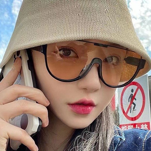 New Fashionable Large Frame Integrated Sunglasses Colorful UV400 Shades Trendy Hot Selling Designer Party Men Women Sunglasses