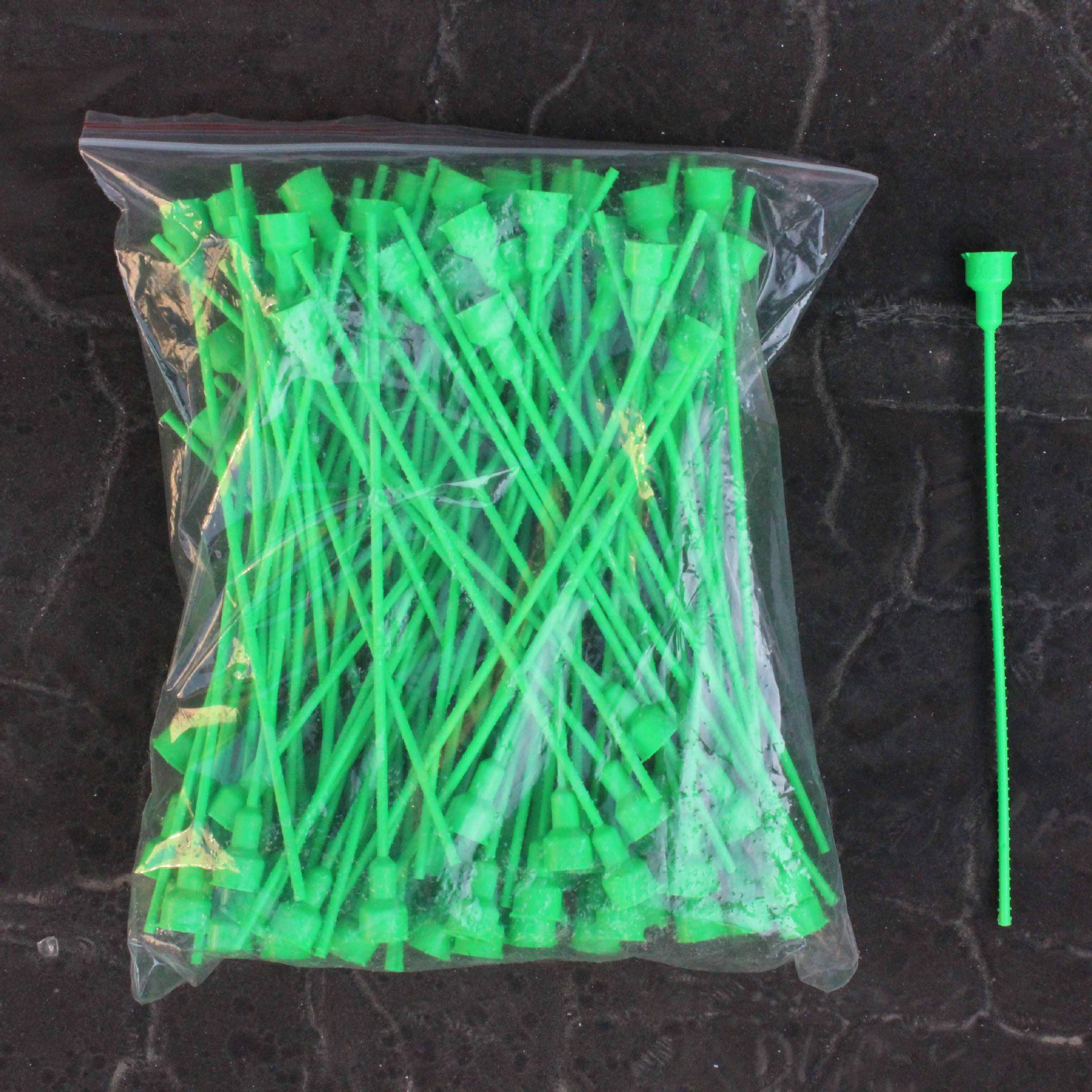 Yunnan Wholesale Artificial Flowers Plastic Stem Artificial Rose Stems For Floral Arrangement