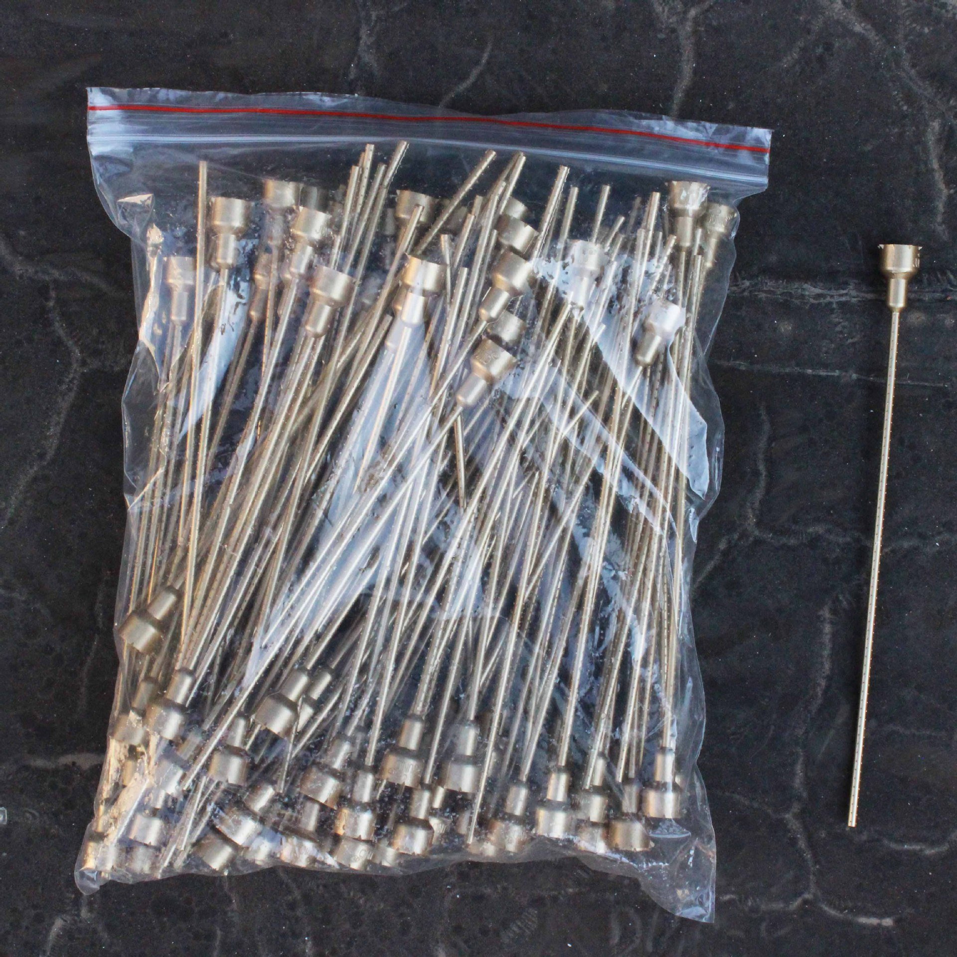 Yunnan Wholesale Artificial Flowers Plastic Stem Artificial Rose Stems For Floral Arrangement