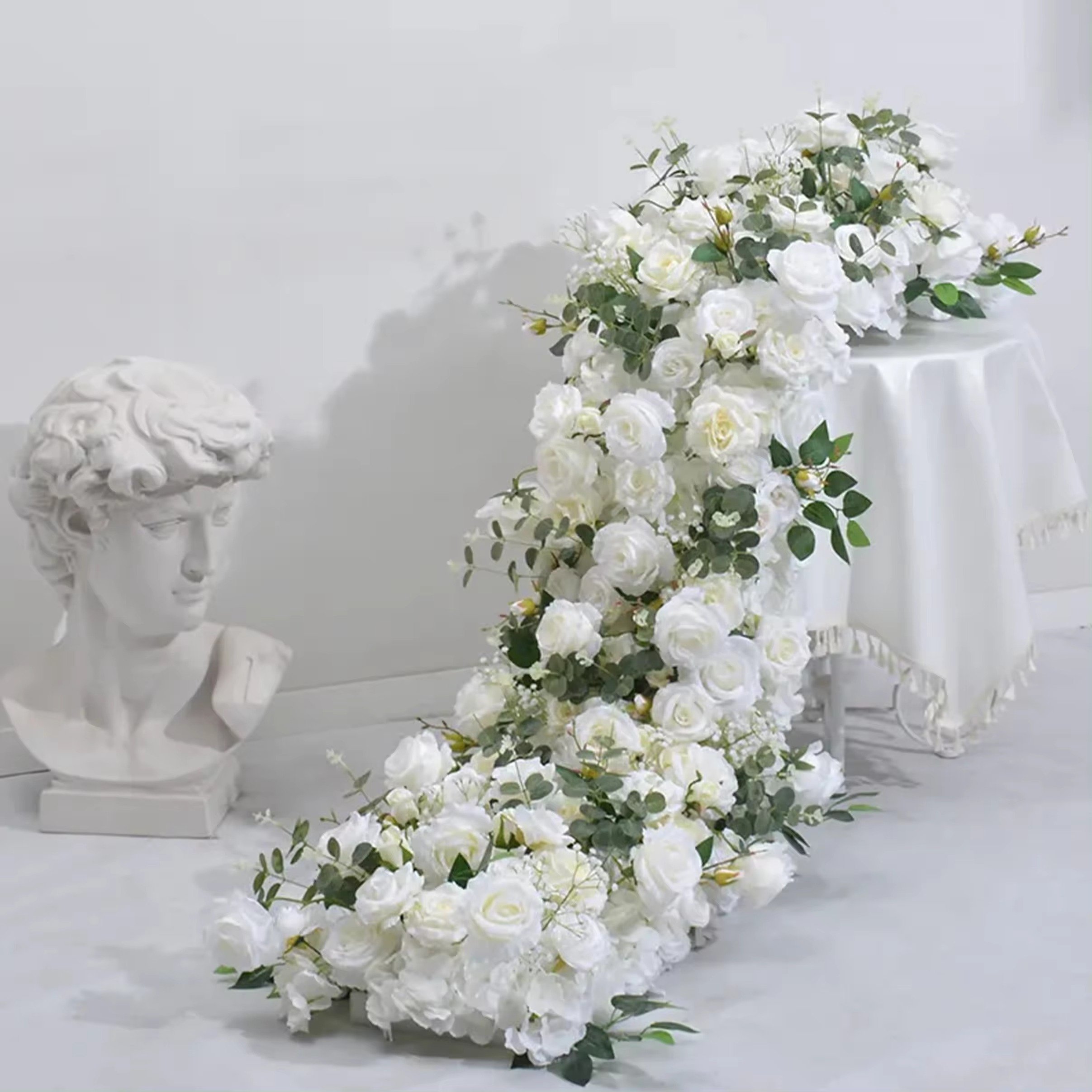 Customizable Colorful Artificial Flowers Wholesale Flowers for Decoration Wedding Artificial Rose Flower Table Runner