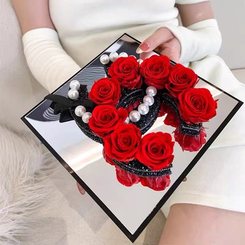 Amazon hot selling Mothers day novelty gifts eternal rose In acrylic roses preserved flowers mirror gift box rose in box