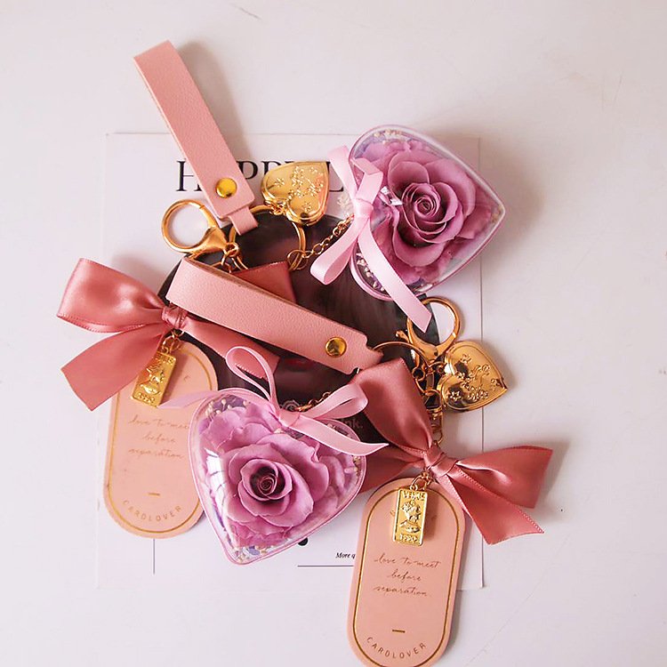 Wholesale preserved flower Customized Christmas Hot Sell Mini Gift Preserved Rose Keychain as gifts