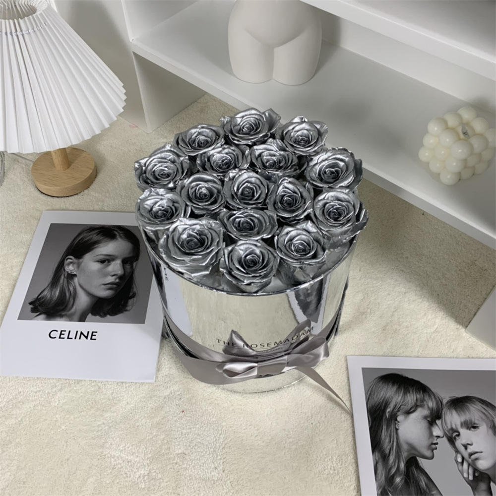Wholesale Customized high quality natural forever roses eternal roses boxes preserved rose in round box flower