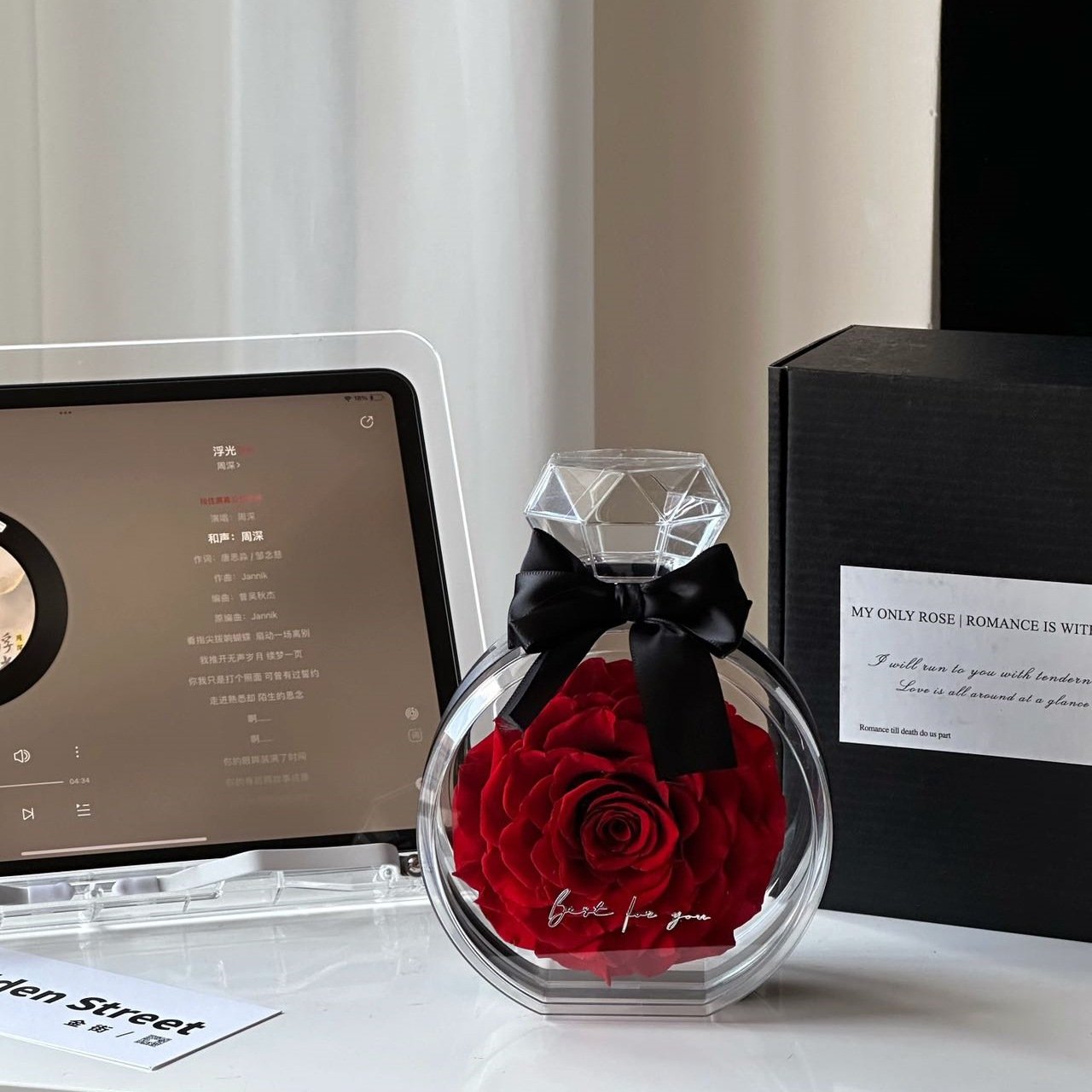 High Quality Mother's Day Gift Handmade Everlasting Forever Rose in Real Freshness Large Square Custom Size Acrylic Box Packed