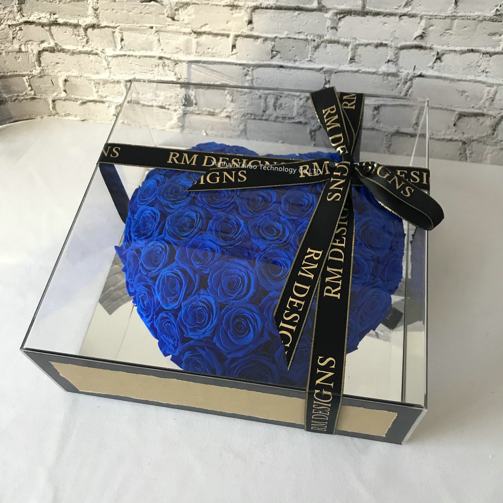 2022 Custom Latest Mirror Design Heart Shaped Rose Gift Preserved Roses In Acrylic flower Box