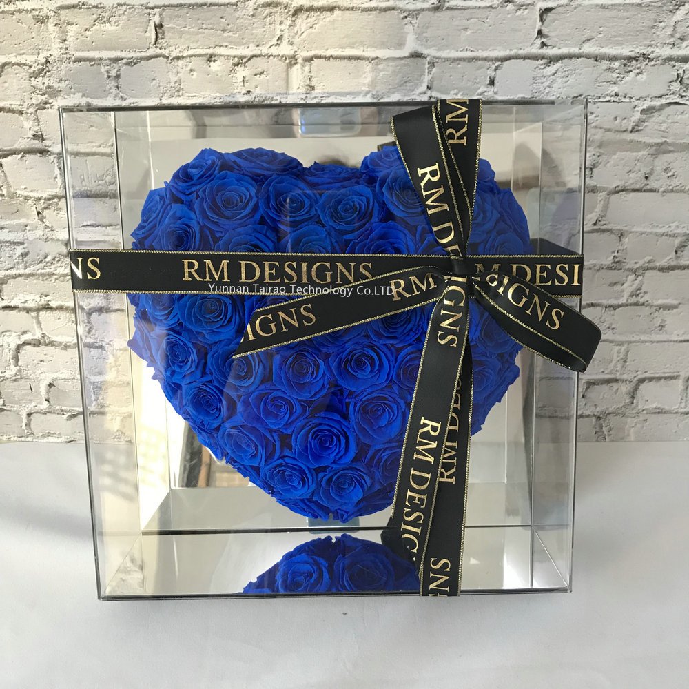 2022 Custom Latest Mirror Design Heart Shaped Rose Gift Preserved Roses In Acrylic flower Box