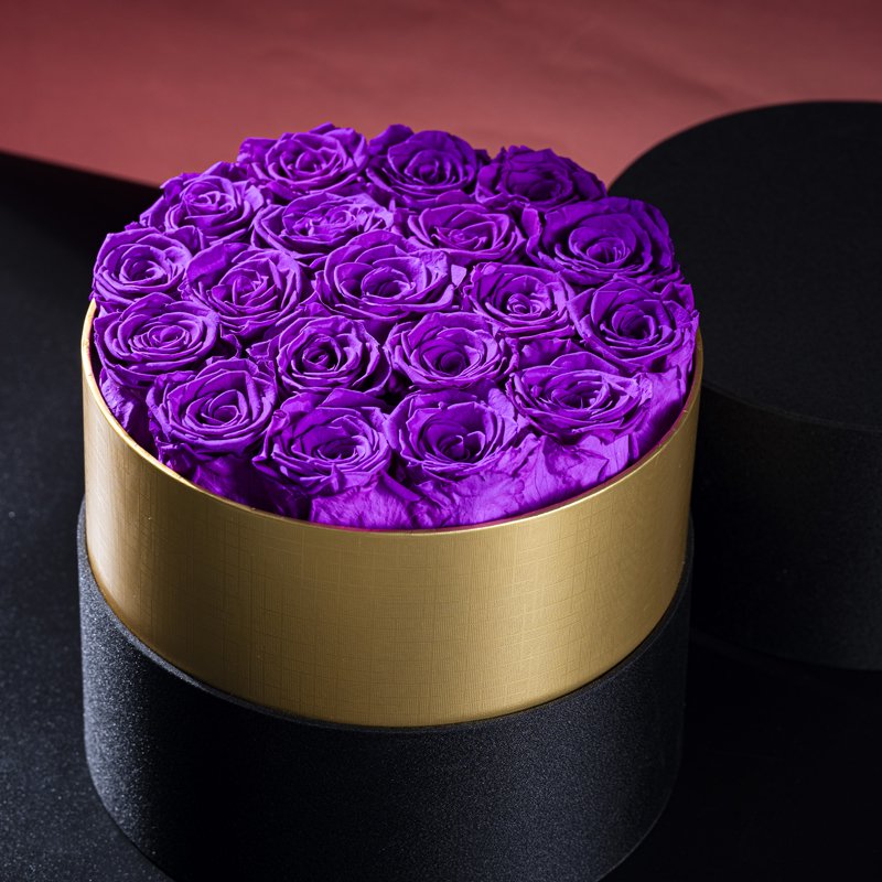 Bestselling gold edged hugging bucket preserved eternal flower decoration ornament gift box gift for girlfriend