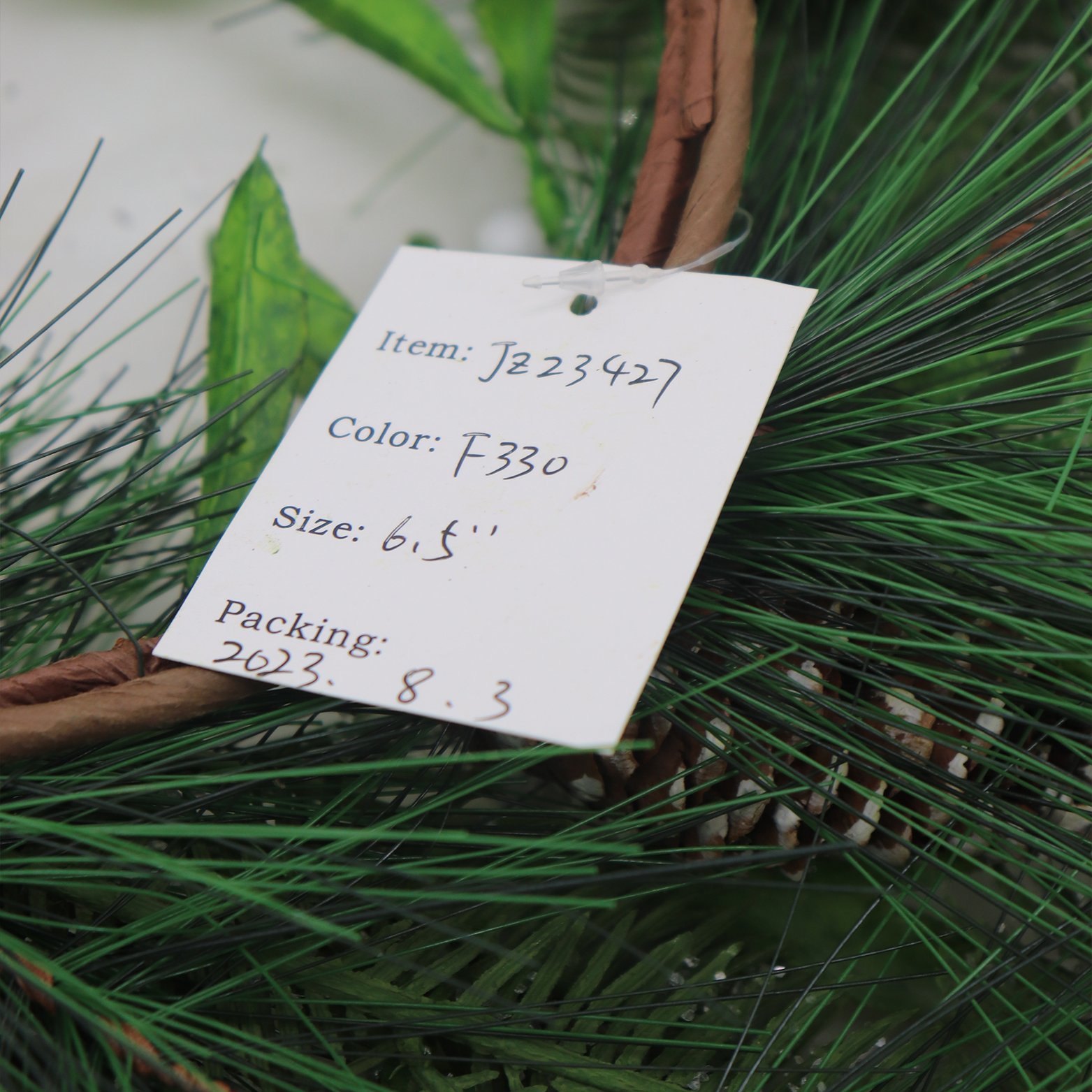 2024 High Quality Artificial 6.5 Inch Pine Cedar Eucalyptus Mistletoe Natural Outdoor Decorative Flower Wreath Door Wall Hanging