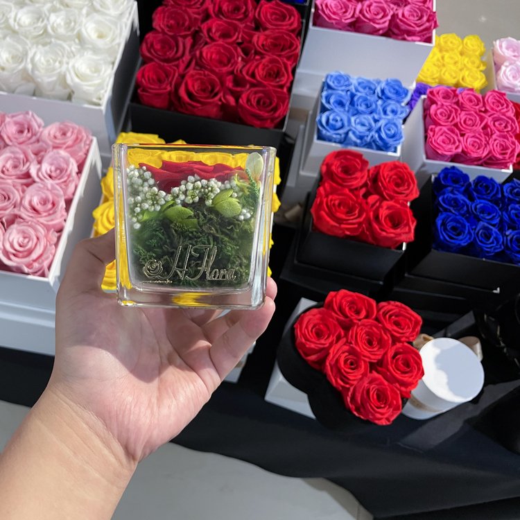 HFloral Customizable New Arrival Preserved Flowers Box OEM ODM Rose in Box For Mothers Day Gift Set Boxed Roses Valentines
