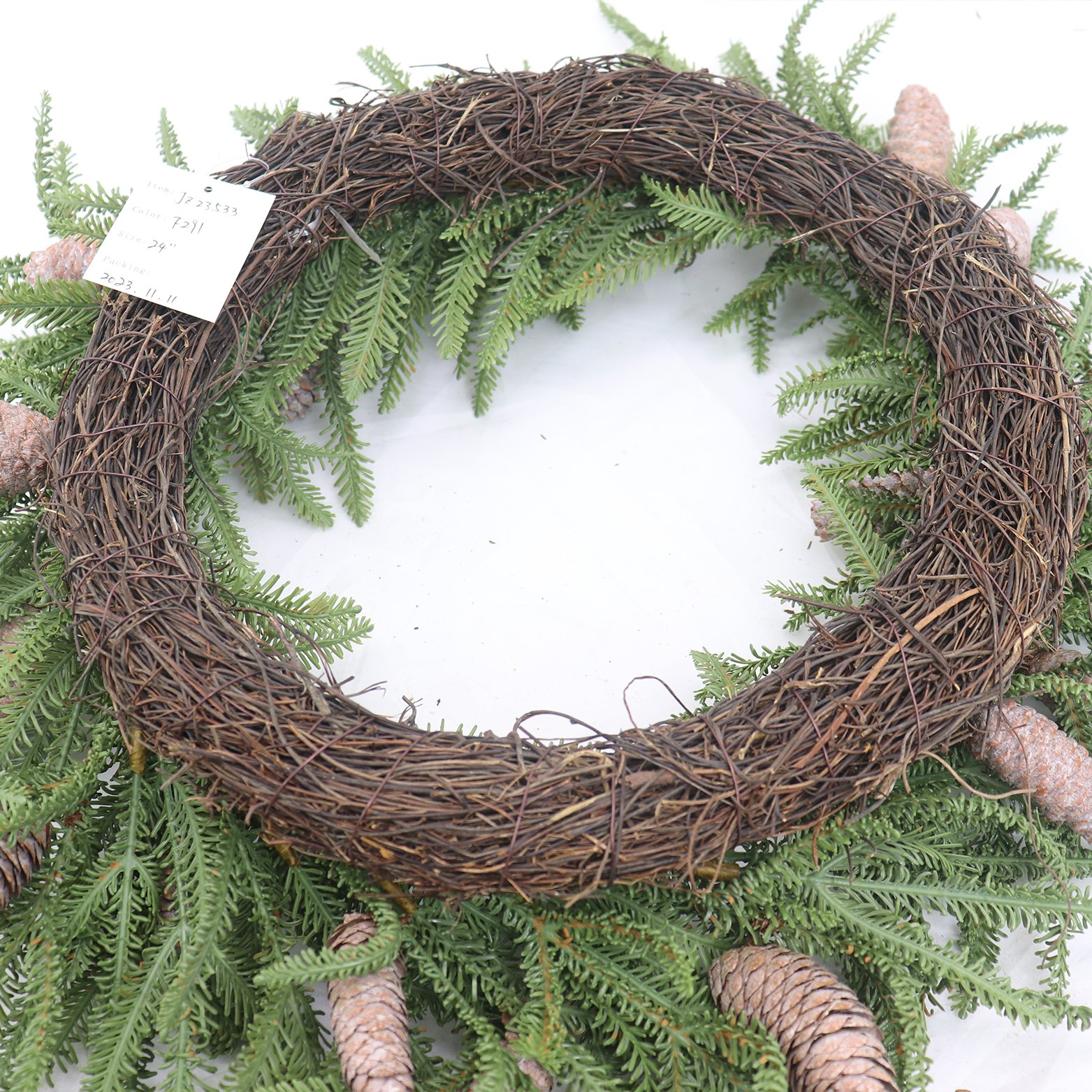 61cm Artificial Christmas Preserved Cedar Leaf Pine Cone Ring Home Vacation Wall Decorative Wreath with Other Flowers & Plants