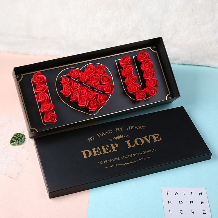 New Romantic Hot-Selling Mother's Day Valentines Day Roses Present Artificial Gift Box Rose Soap Flower