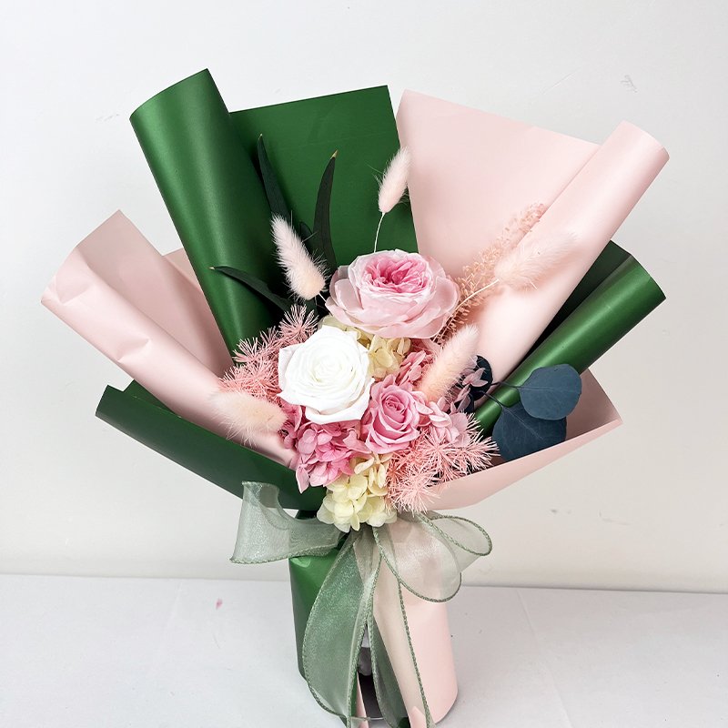 Wholesale Flower Bouquet Lovely Preserved rose Bouquet Decorative Arrangement Variety of Flowers for Valentine's Day Box Packed