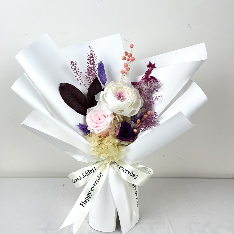 Wholesale Flower Bouquet Lovely Preserved rose Bouquet Decorative Arrangement Variety of Flowers for Valentine's Day Box Packed