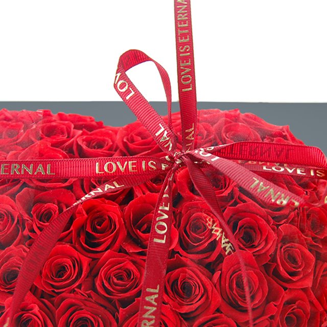 Wholesale Luxury Heart Shape Flower Gift Box Preserved Roses In Acrylic Box Wedding Flower Box Love Gift For Girlfriend