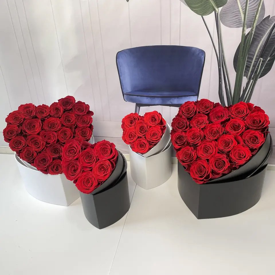 Wholesale popular design heart shape flower gifts preserved eternal red roses flower bouquets heart box