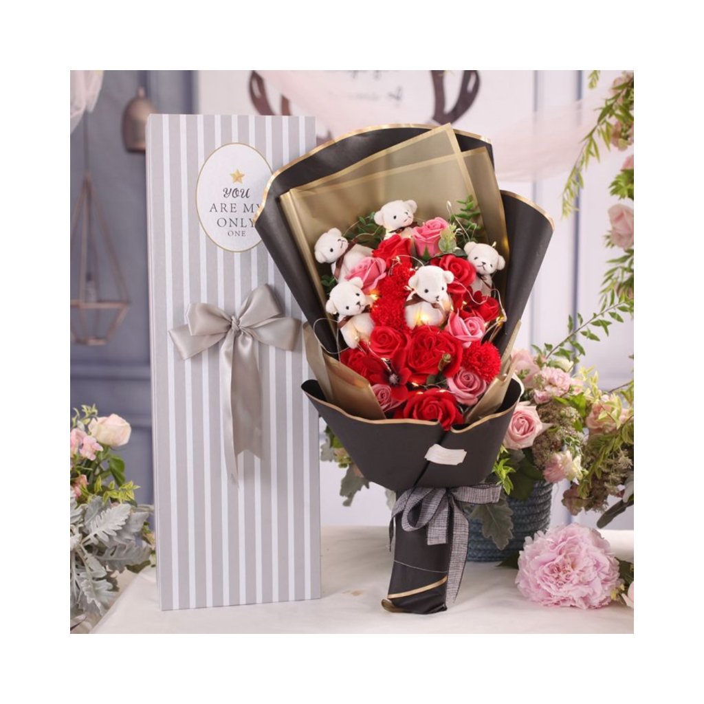 BLH Hot Sale Decorative Mother Gift Small Bouquet Teddy Bear Gypsophila Creative Natural Soap Artificial Flower Box