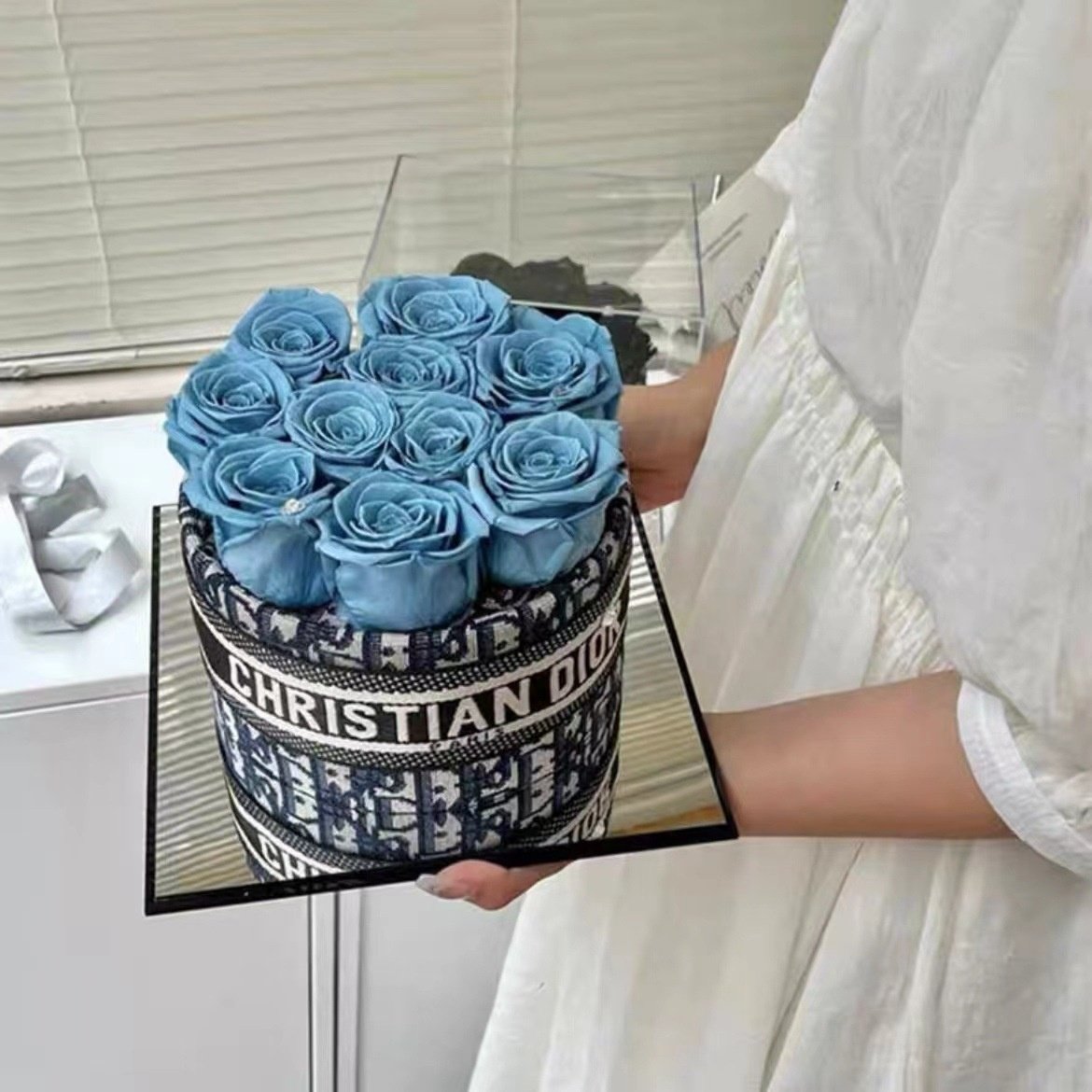 rosa eterna valentine's day gift preserved rose boxed acrylic gift box eternal preserve roses flowers