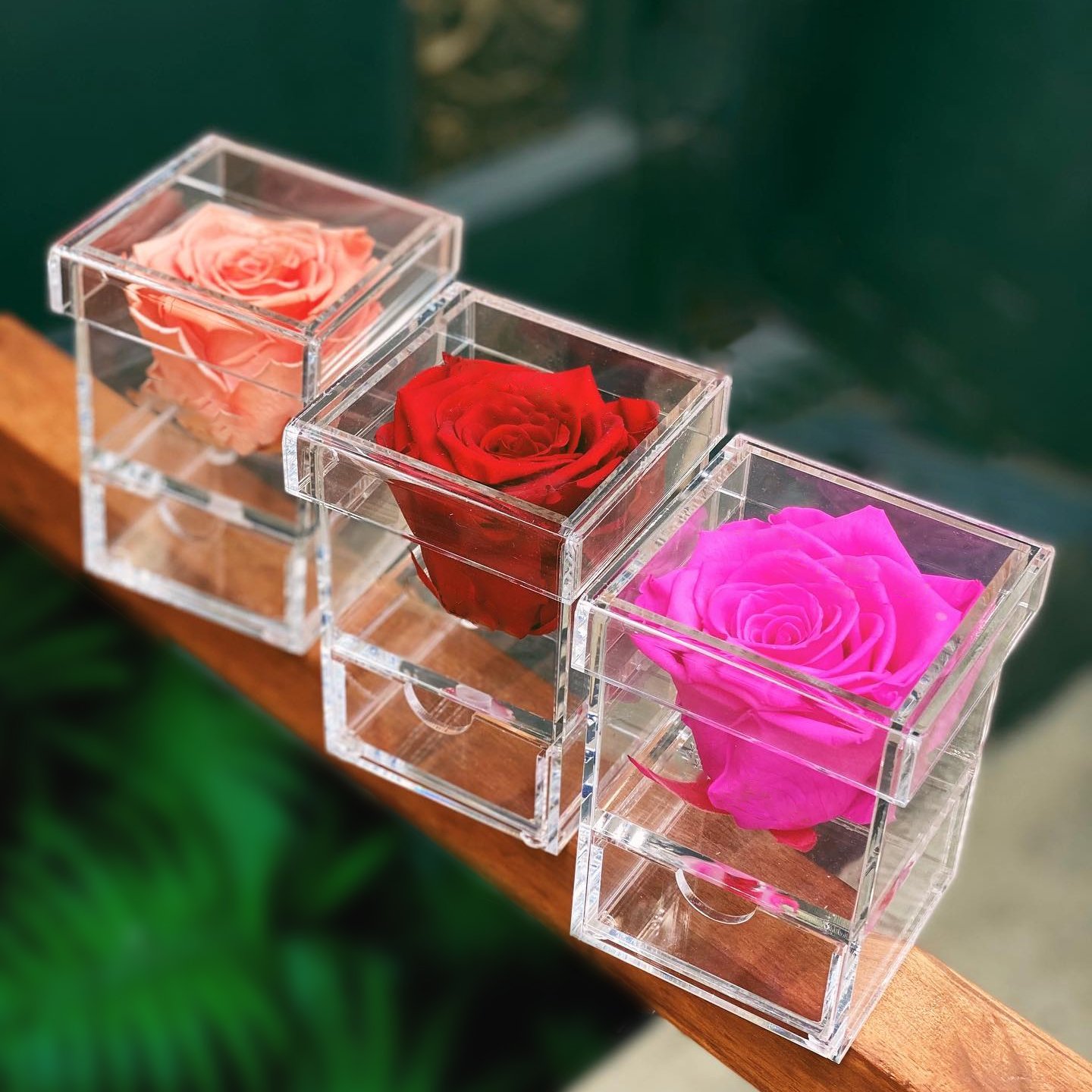 Customized Valentine's Day Birthday and Christmas Gifts Transparent acrylic flower box preserved roses in acrylic box