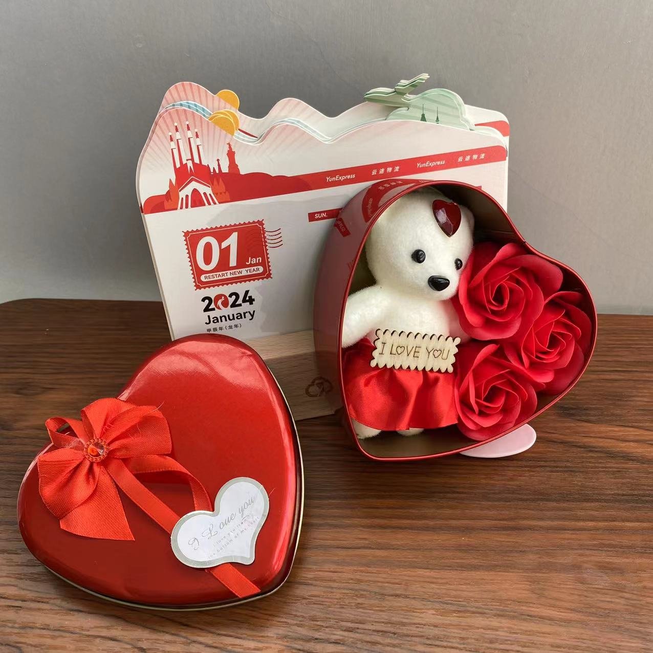 2024 Heart-Shaped Mothers Day Gift 3pcs Soap Rose Flowers Bear Gift Box For Valentines Day Gift