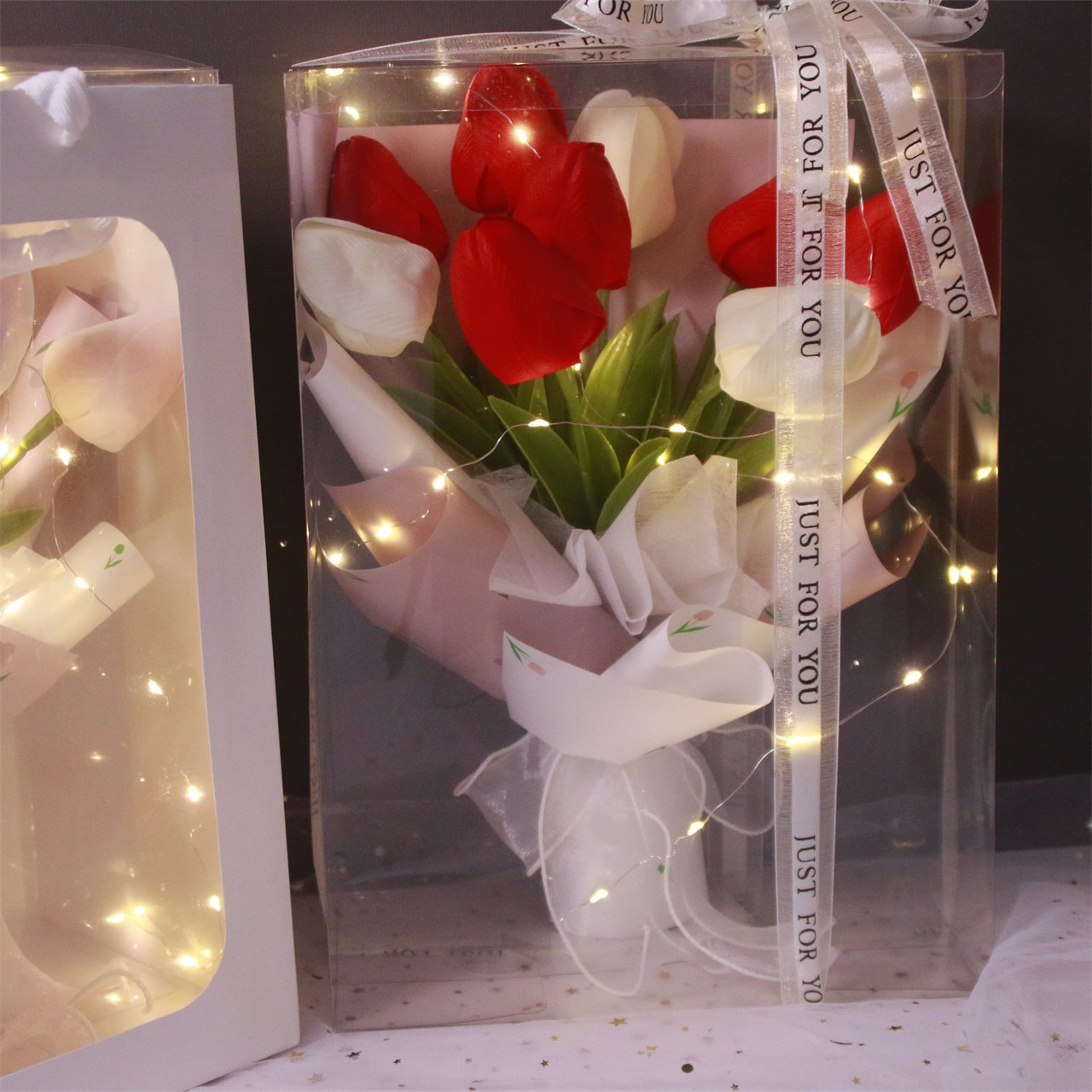 YX High Quality Wholesale Red Tulip Bouquet Romantic Confession Gift for Teacher's Day Graduation Mother's Day Thanksgiving