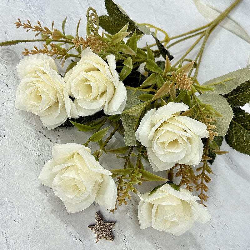 Hot Selling 5-Headed Red Vintage Silk Roses Christmas Graduation Easter Wedding Decoration Rose Flower Bouquet