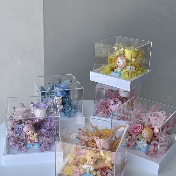 Manufacturer Low Price Flower Bouquet Twelve Zodiac Signs Cute Pet Shapes Dry Flower Decoration Preserved Rose Gift Box