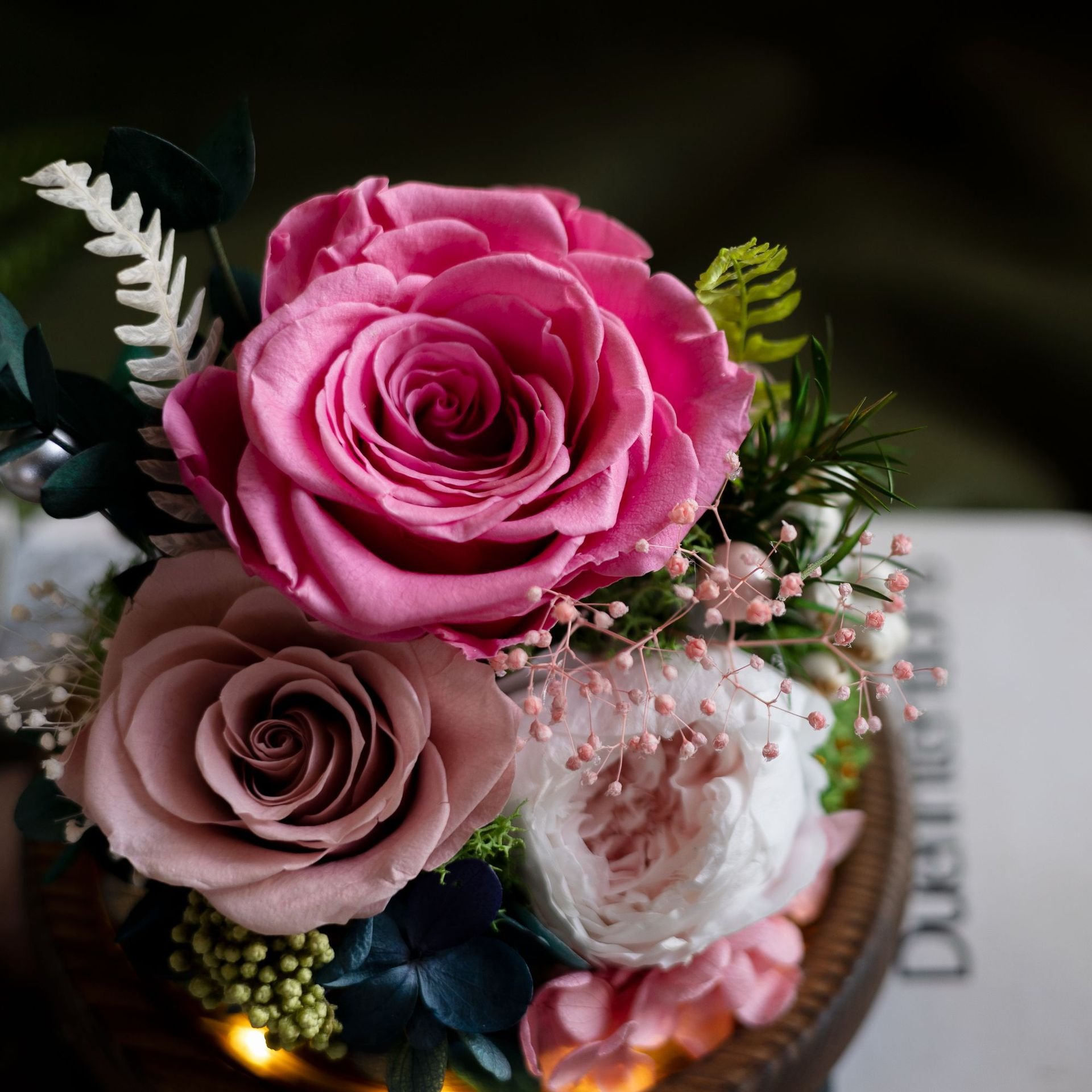 2024 Mother's Day Gift Real Preserved Flower Eternal Carnation Flower in Glass Dome Gifts for Mom Women