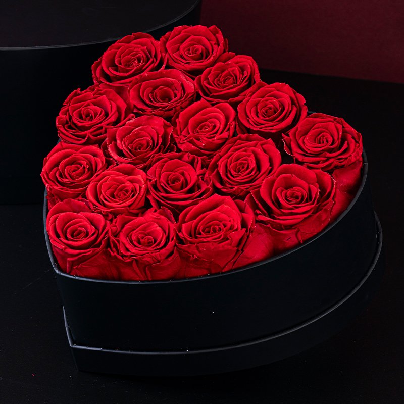 Hot Sale Red Roses Preserved in Heart Shape Flower Box to Express Love and Gratitude