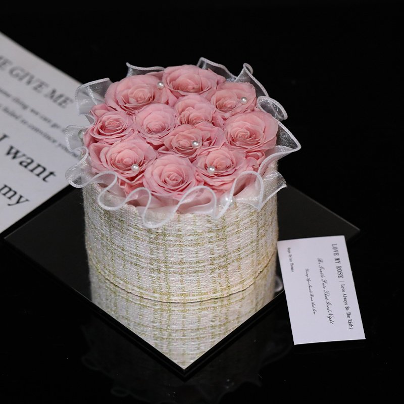 Factory wholesale Valentine's Day Gift Ins Style Preserved Roses Flower Box OEM ODM