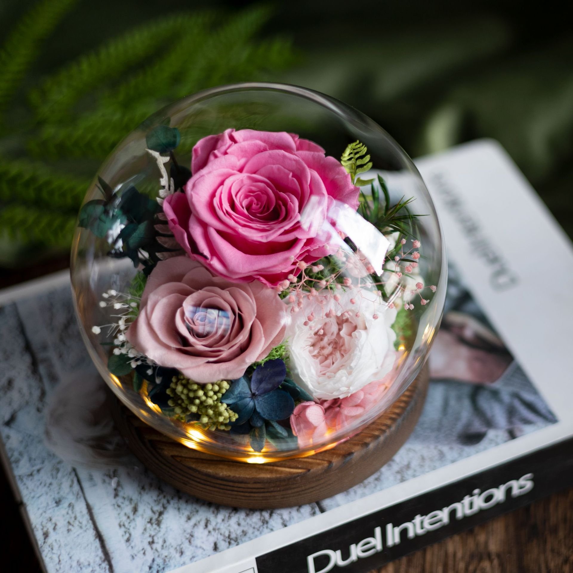 Wholesale Mother's Day Preserved Roses Long Life Lasting Real Flowers In Glass Dome With Gift Box Light Valentine's Day Gifts