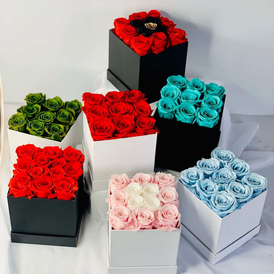 BLH Best Selling 16 roses square box with acrylic cover preserved rose flower for wedding gift decoration Best gift for Valentine's day