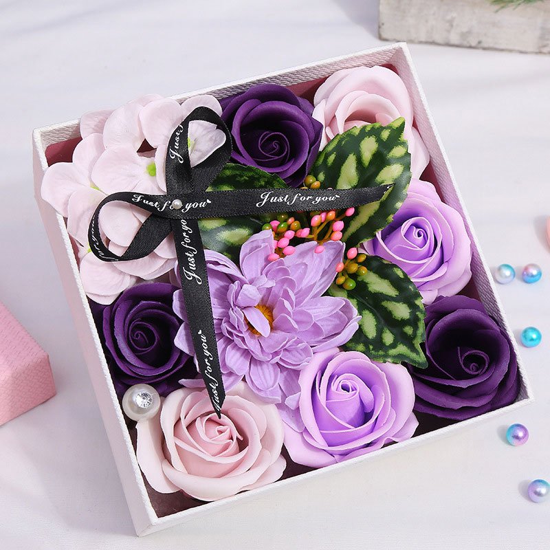 New Product Handmade Artificial Rose Preserved Flower Soap Roses Flower In Wood Gift Box Decorative Valentine's Day Gifts