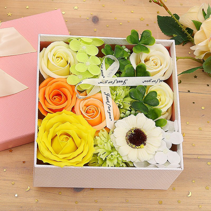 New Product Handmade Artificial Rose Preserved Flower Soap Roses Flower In Wood Gift Box Decorative Valentine's Day Gifts