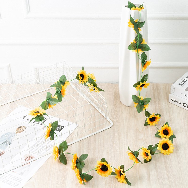 Factory Sales 2.3m Long Sunflower Garland 26 heads Sun Flowers Silk Sunflower Wreath Preserved Sunflower