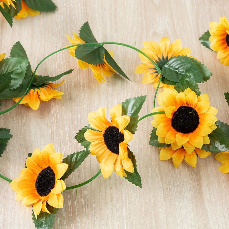 Factory Sales 2.3m Long Sunflower Garland 26 heads Sun Flowers Silk Sunflower Wreath Preserved Sunflower