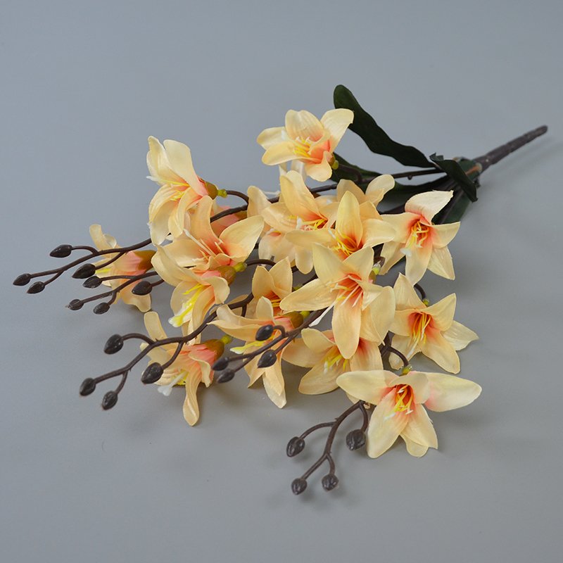 Hot Sale New Product Artificial 20 Heads Small Lily Bouquet Real Touch Silk Wedding Bridal Bouquets