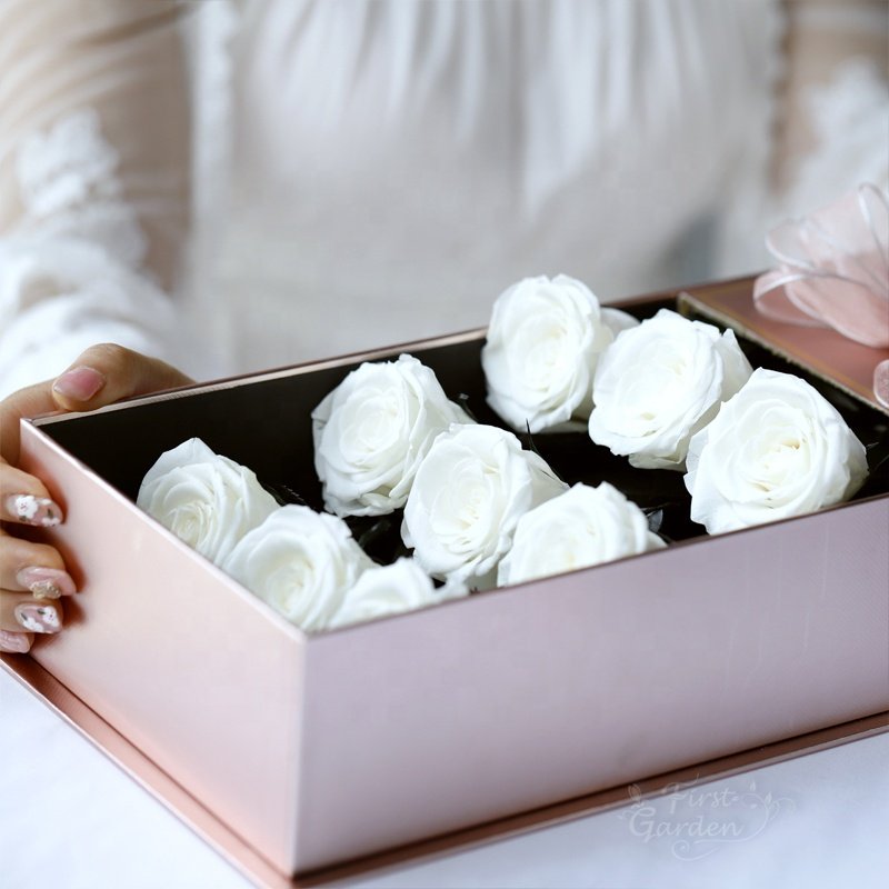 Wholesale Romantic Yunnan Fresh Rose White Eternal Flower with Gift Box For Valentine's Day