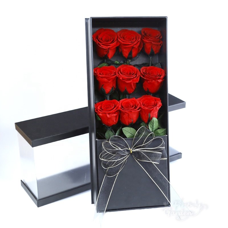 Wholesale Romantic Yunnan Fresh Rose White Eternal Flower with Gift Box For Valentine's Day